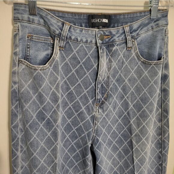 Fashion Nova Grunge Streetwear Medium Wash Long Baggy Leg Jeans, Junior 11 - Picture 3 of 9